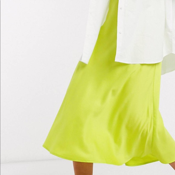 Monki Brisa Satin midi skirt in lime green size 36 - Picture 2 of 7